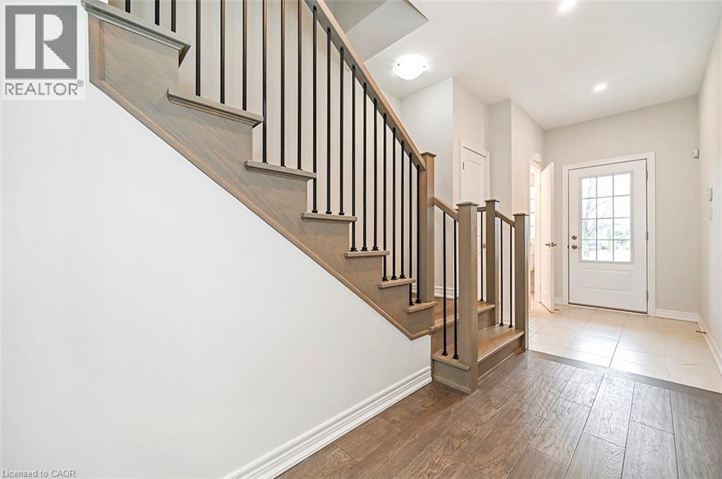 20 Jellicoe Court, Hamilton, Ontario L9A 4T1 - Photo 5 - 40788526