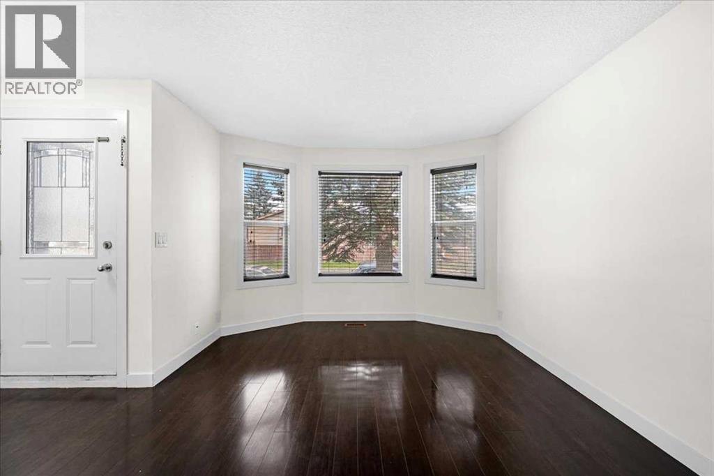 61 Falmere Way Ne, Calgary, Alberta  T3J 2Y7 - Photo 5 - A2254395