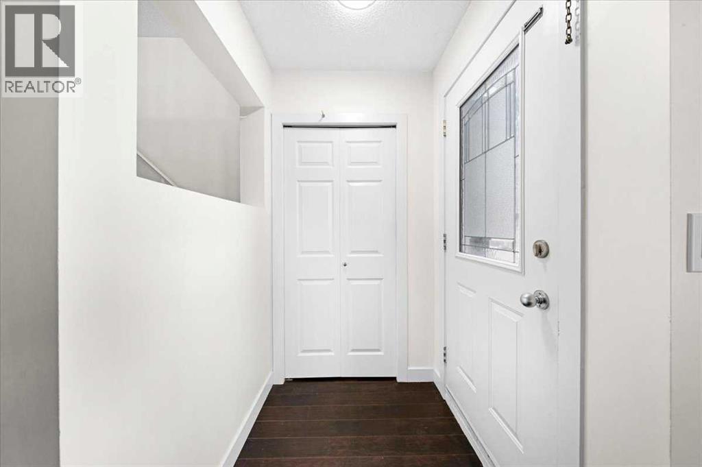 61 Falmere Way Ne, Calgary, Alberta  T3J 2Y7 - Photo 3 - A2254395