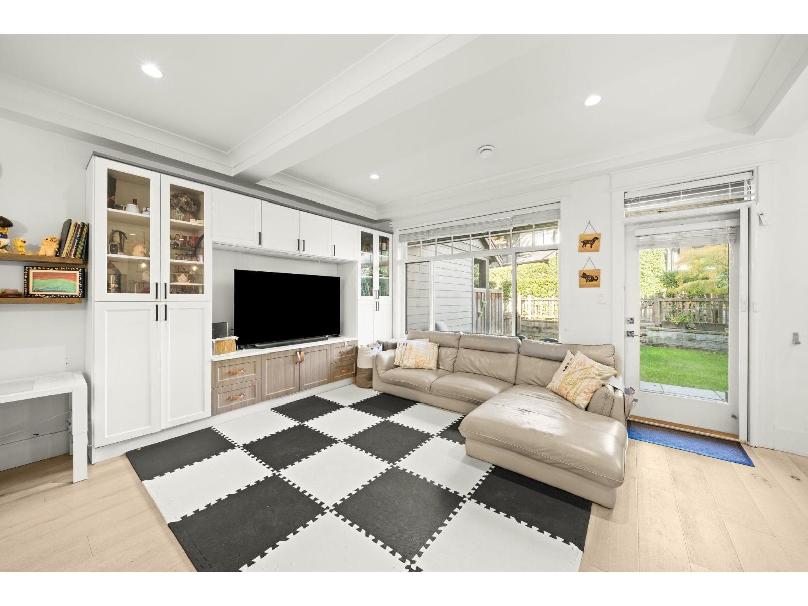 11 8425 Venture Way, Surrey, British Columbia  V4N 0W6 - Photo 2 - R3060579