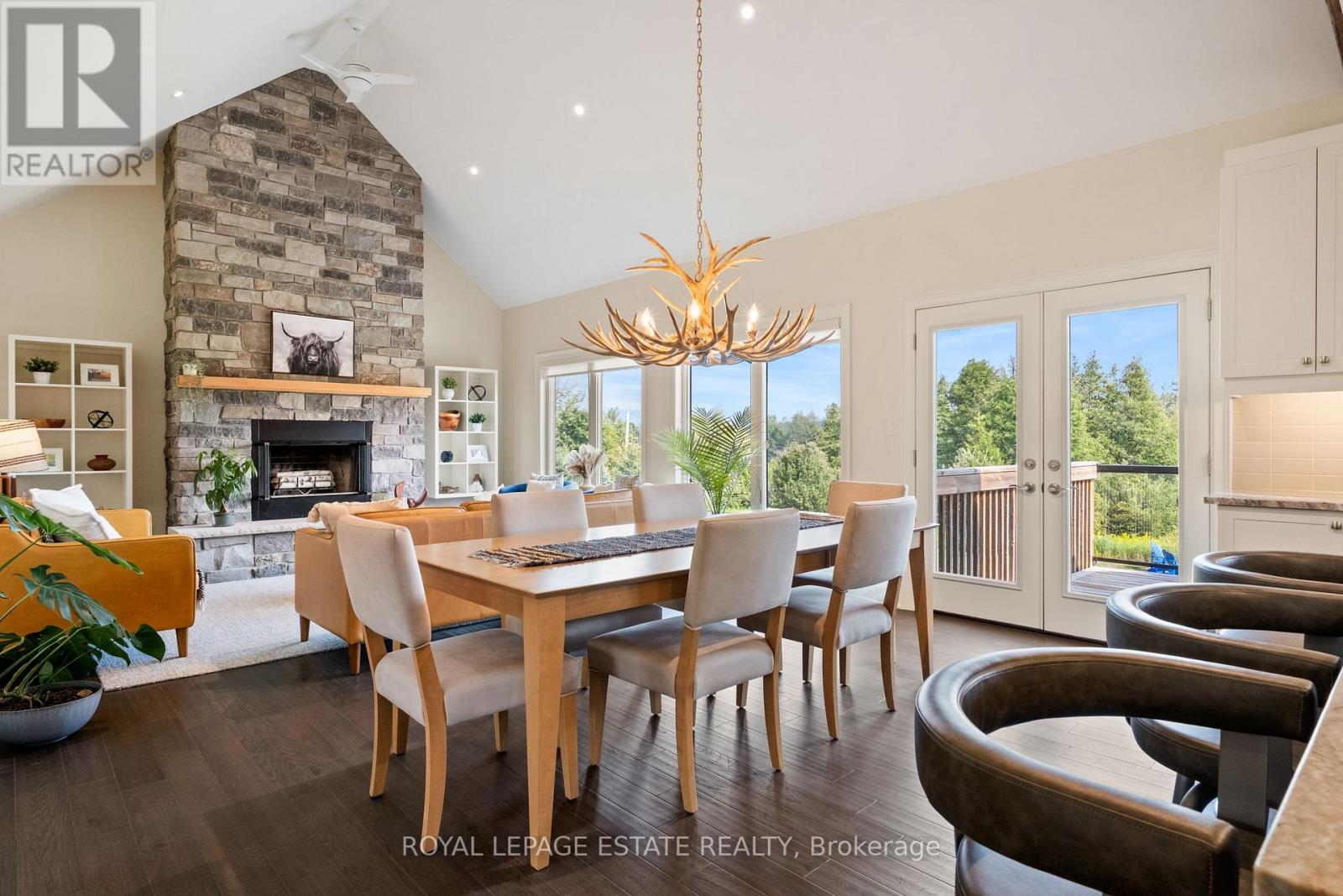 3 Georgian Grande Drive, Oro-Medonte, Ontario L0K 1E0 - Photo 11 - S12339126