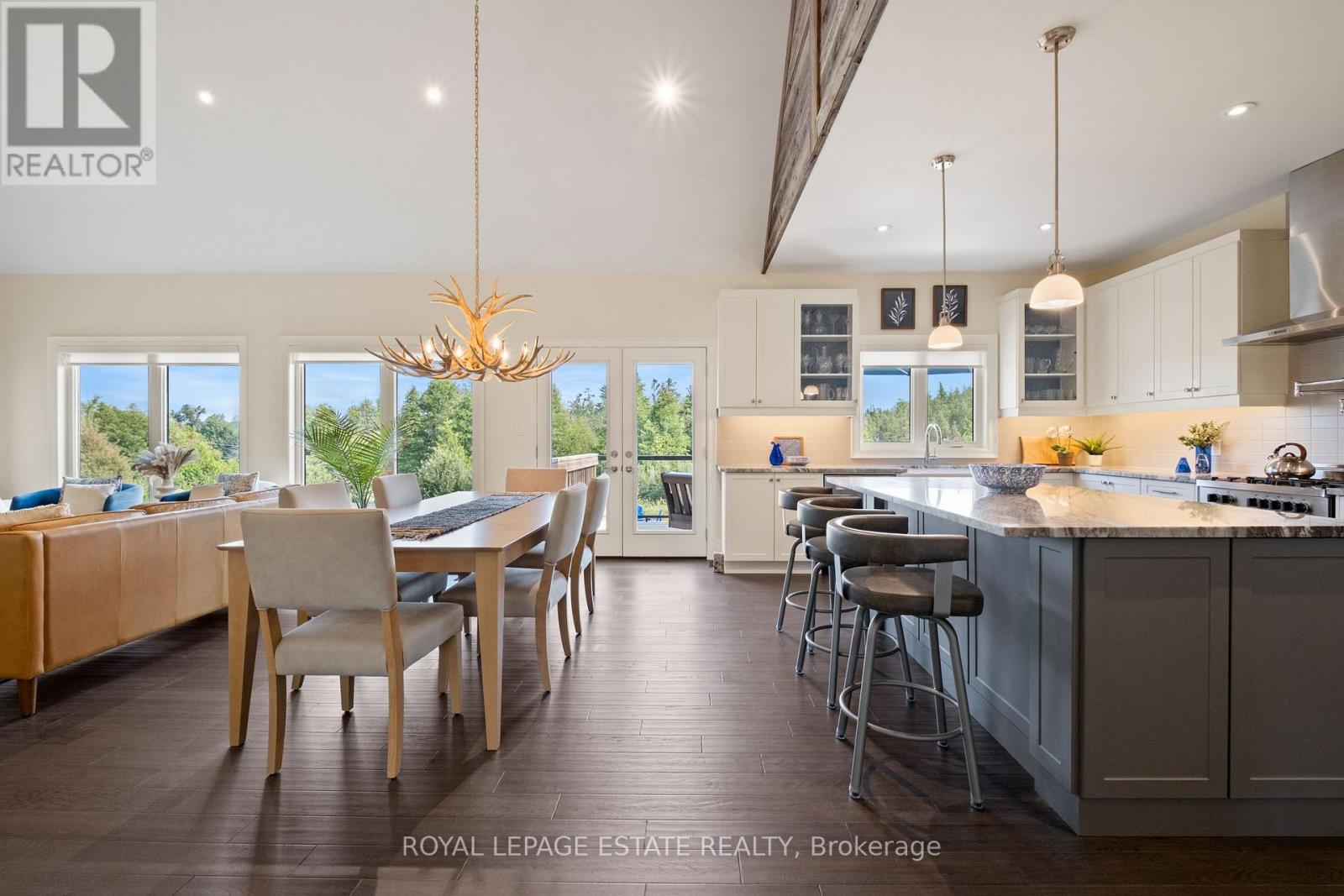 3 Georgian Grande Drive, Oro-Medonte, Ontario L0K 1E0 - Photo 4 - S12339126