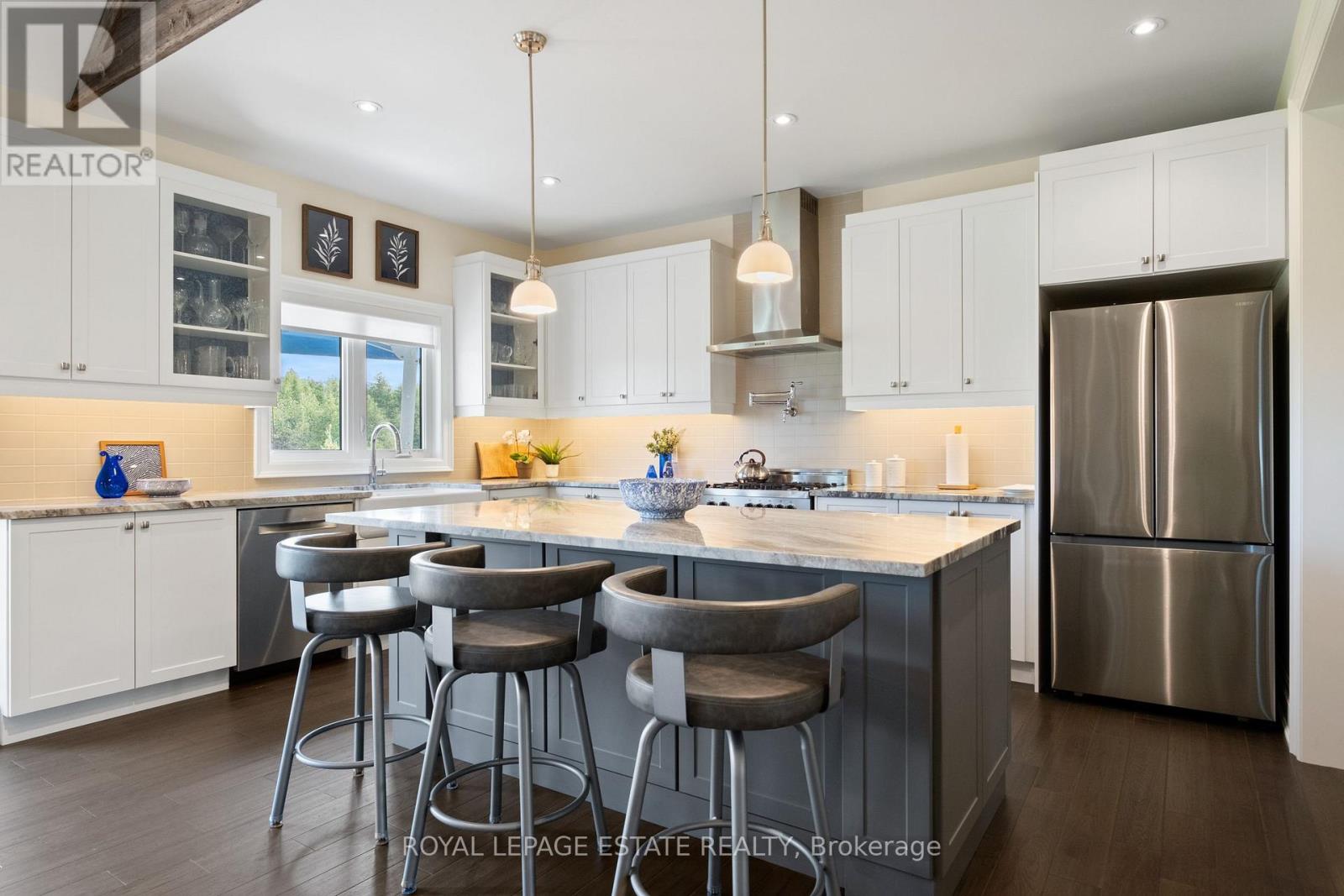 3 Georgian Grande Drive, Oro-Medonte, Ontario L0K 1E0 - Photo 5 - S12339126