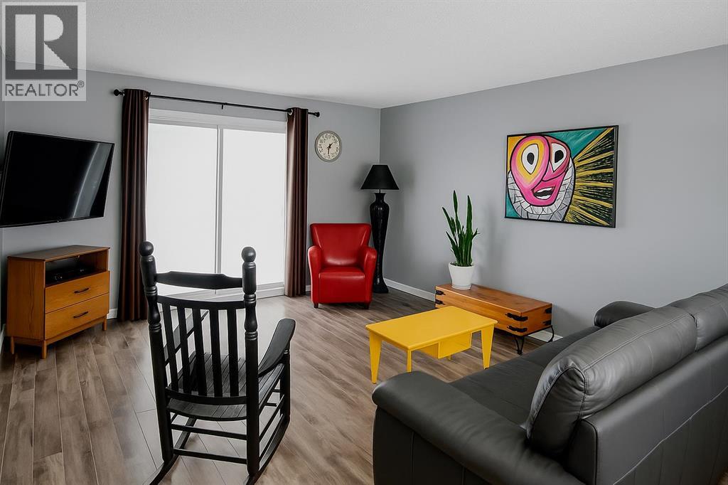 106 Eldorado Road Se, Airdrie, Alberta  T4B 1B6 - Photo 3 - A2217174