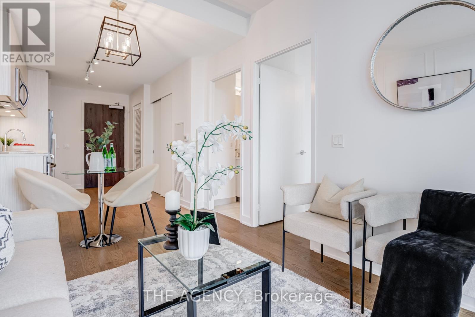 2401 - 25 Richmond Street E, Toronto, Ontario  M5C 0A6 - Photo 3 - C12548340