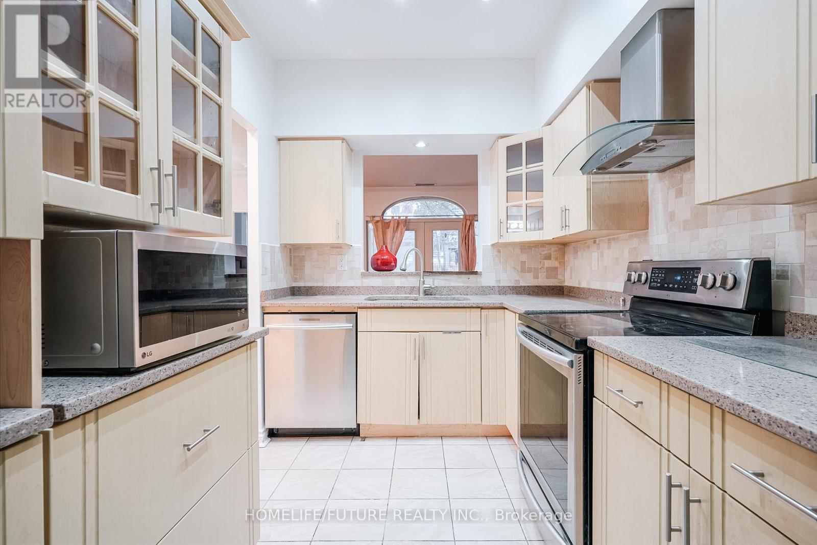 Th 9 - 5039 Finch Avenue E, Toronto, Ontario  M1S 5L6 - Photo 12 - E12548376