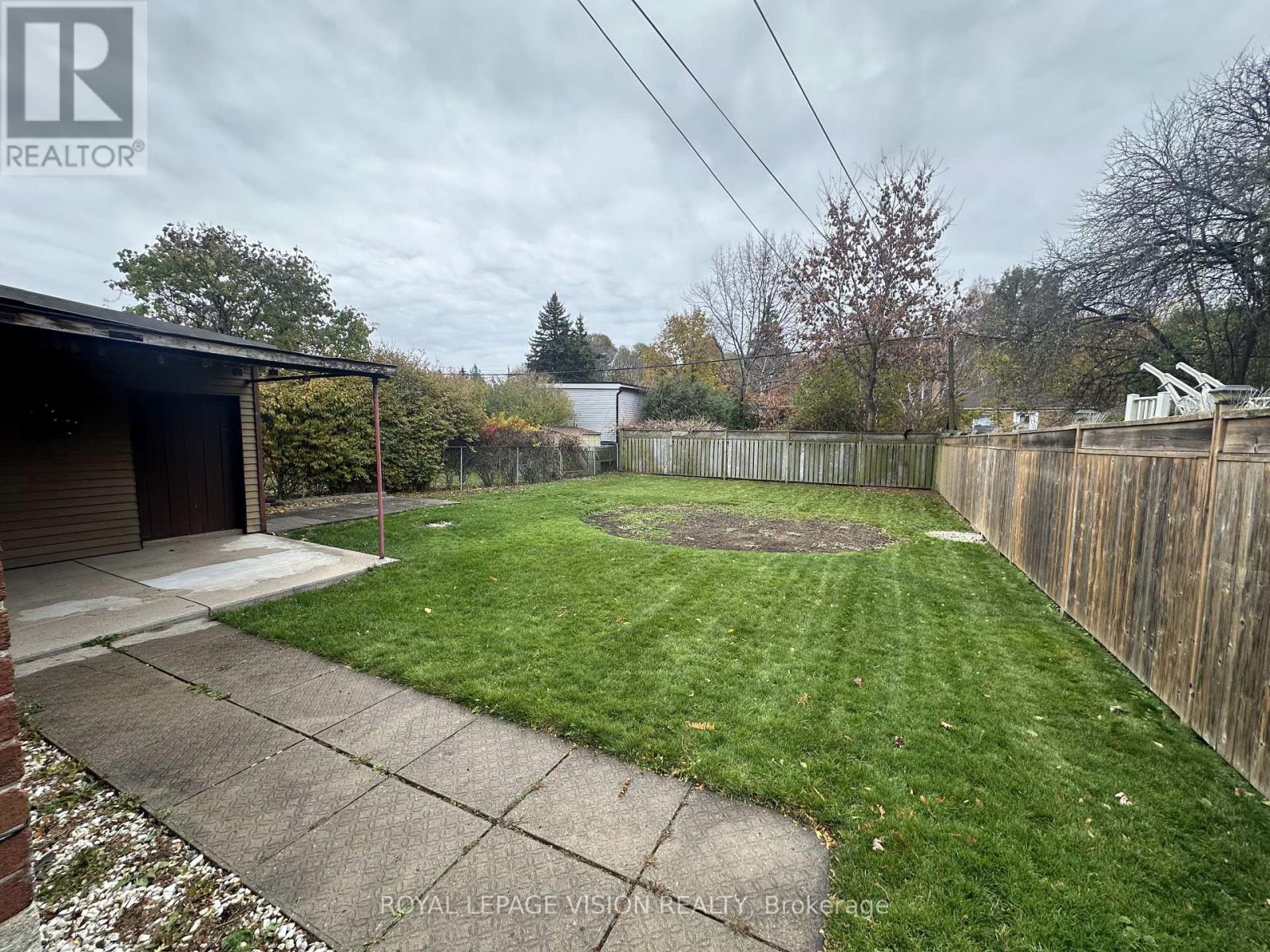 29 Donora Drive, Toronto, Ontario  M4B 1B6 - Photo 2 - E12548370