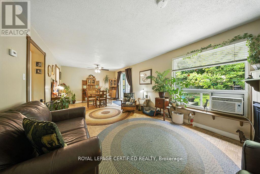 386 Handley Crescent, Newmarket, Ontario  L3Y 4T4 - Photo 11 - N12548344