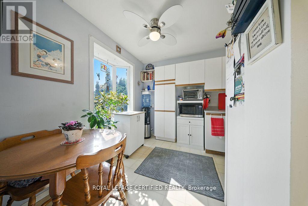 386 Handley Crescent, Newmarket, Ontario  L3Y 4T4 - Photo 6 - N12548344