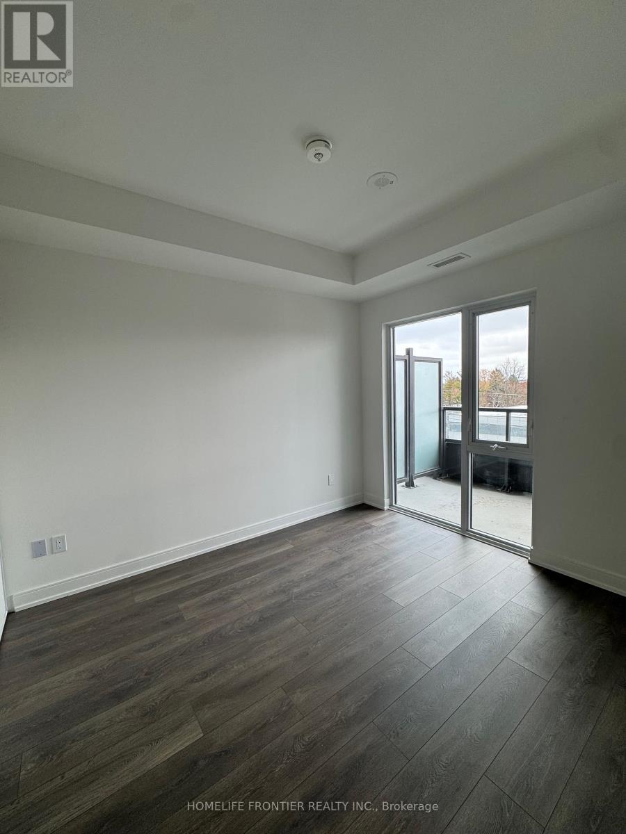 B607 - 715 Davis Drive Nw, Newmarket, Ontario  L3Y 0J2 - Photo 5 - N12548356