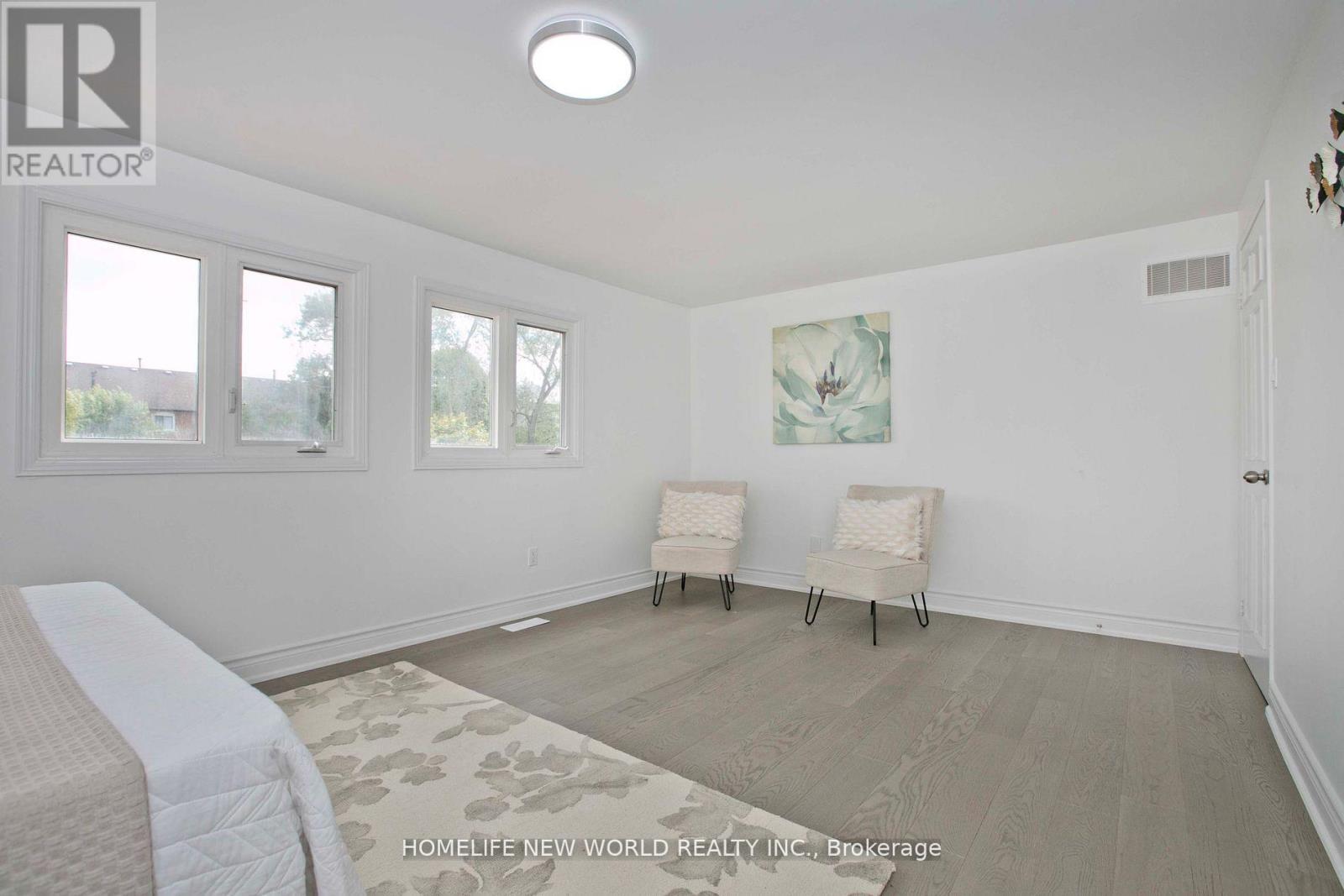 94 Weldrick Road E, Richmond Hill, Ontario  L4C 8T7 - Photo 20 - N12548364