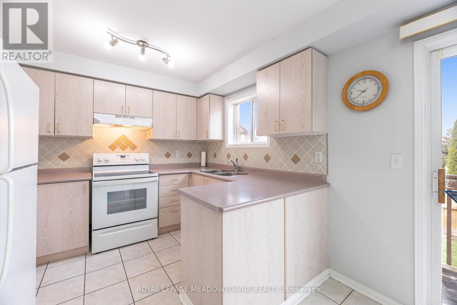 28 Condotti Drive, Vaughan, Ontario  L4H 2C8 - Photo 16 - N12548366