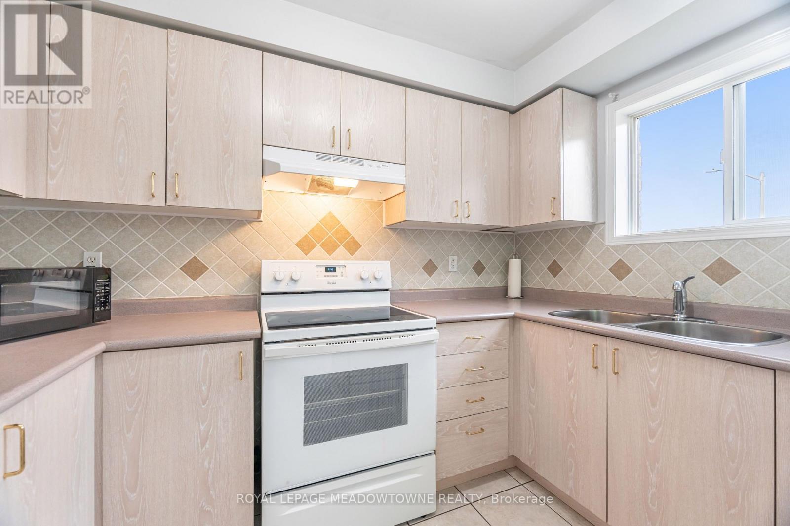 28 Condotti Drive, Vaughan, Ontario  L4H 2C8 - Photo 17 - N12548366