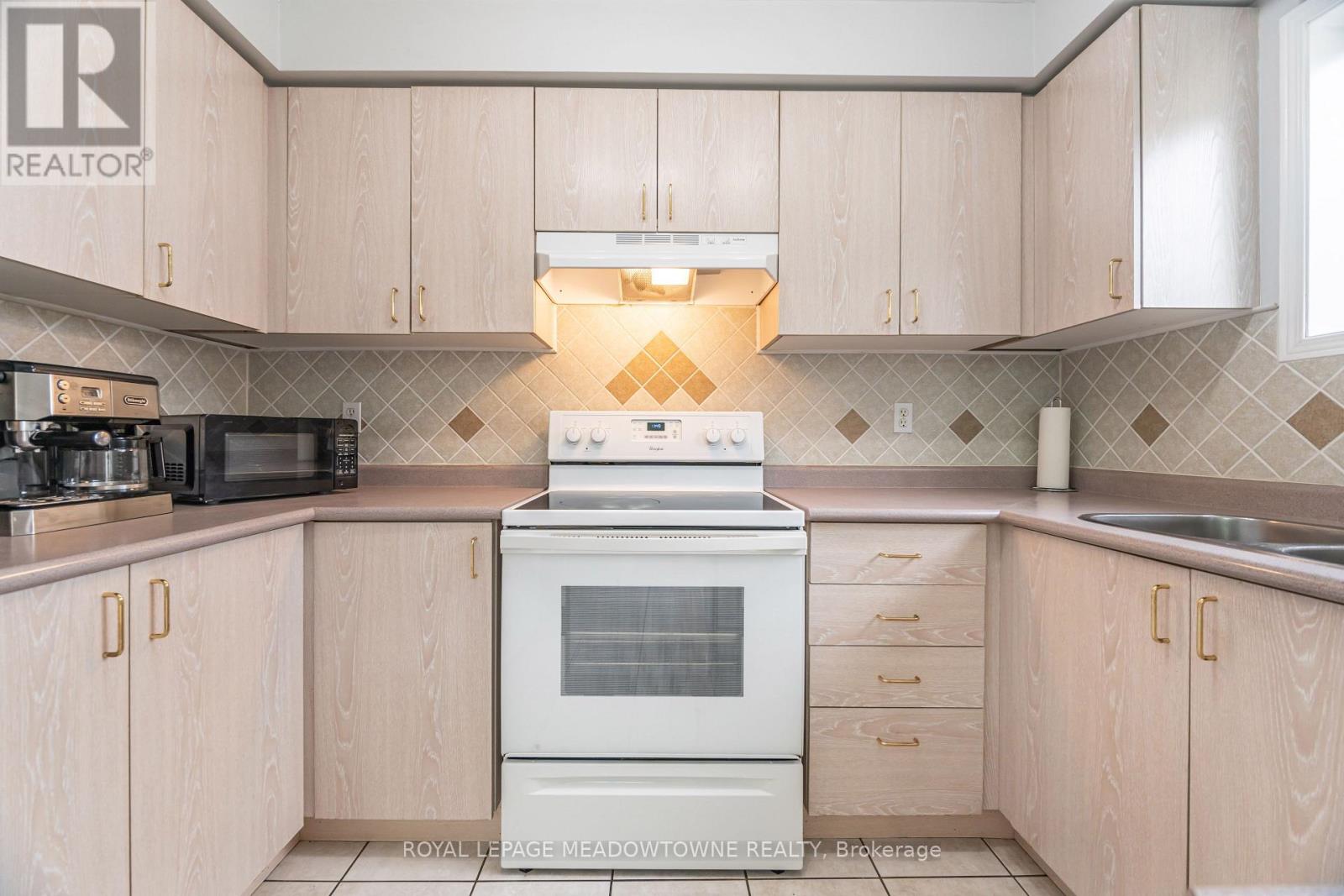 28 Condotti Drive, Vaughan, Ontario  L4H 2C8 - Photo 18 - N12548366