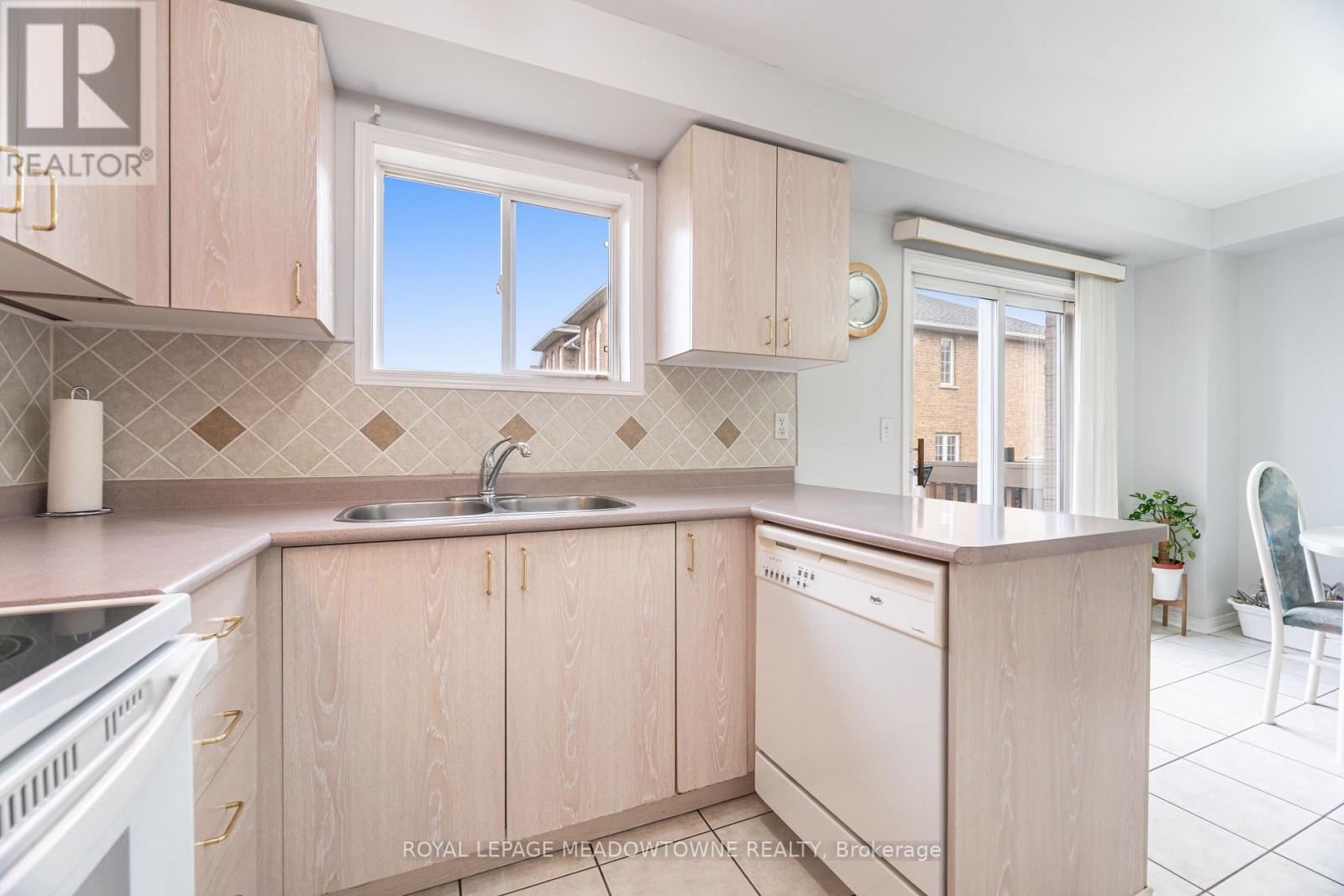 28 Condotti Drive, Vaughan, Ontario  L4H 2C8 - Photo 19 - N12548366