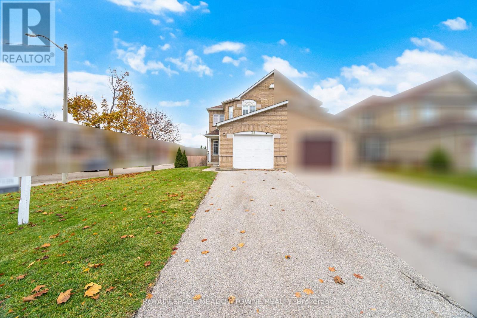 28 Condotti Drive, Vaughan, Ontario  L4H 2C8 - Photo 2 - N12548366