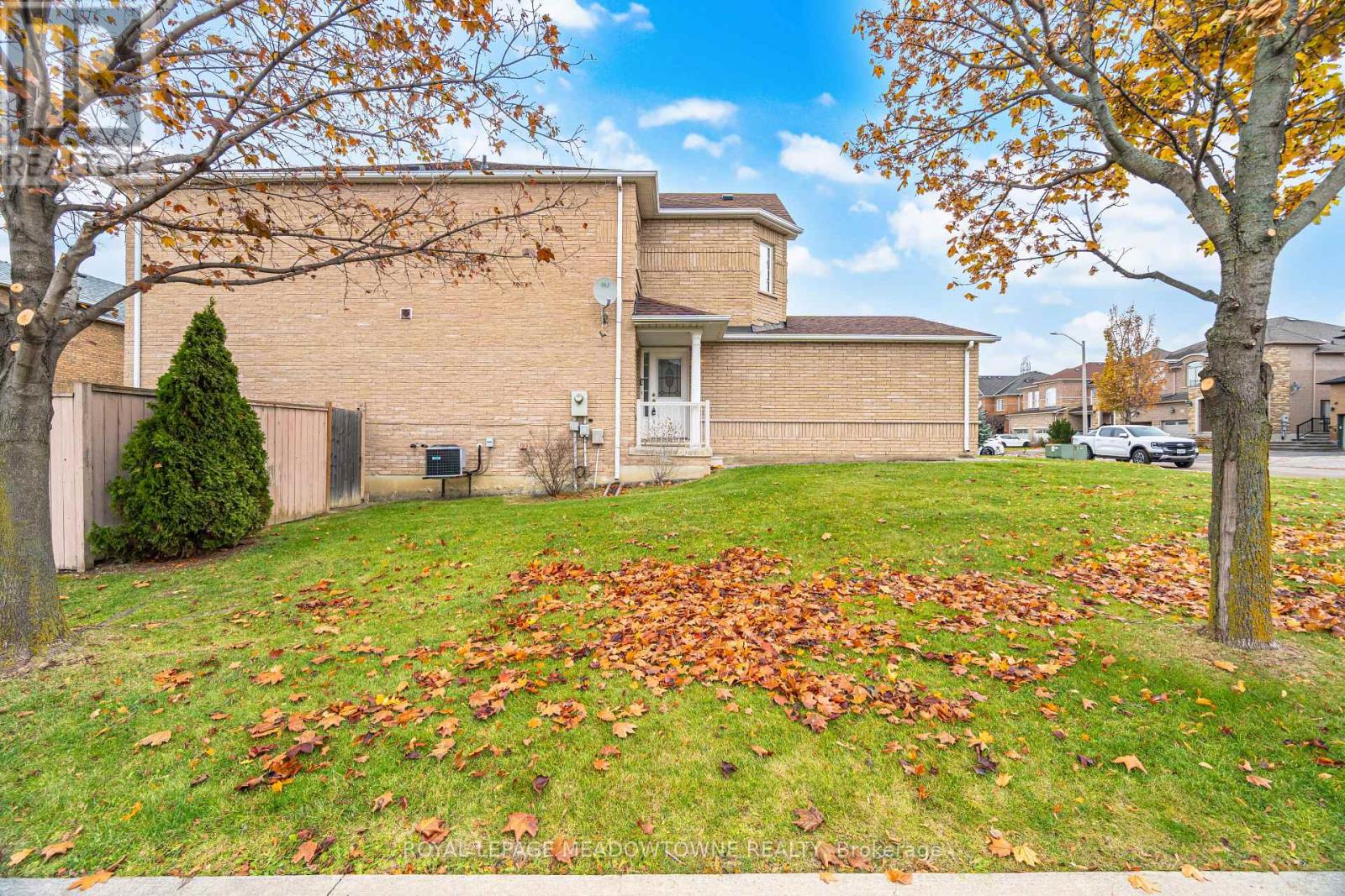 28 Condotti Drive, Vaughan, Ontario  L4H 2C8 - Photo 3 - N12548366