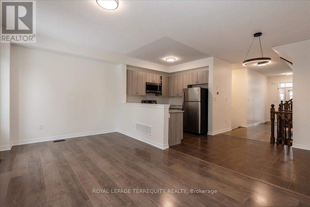 60 Greenwood Drive, Essa, Ontario  L0M 1B5 - Photo 12 - N12548368