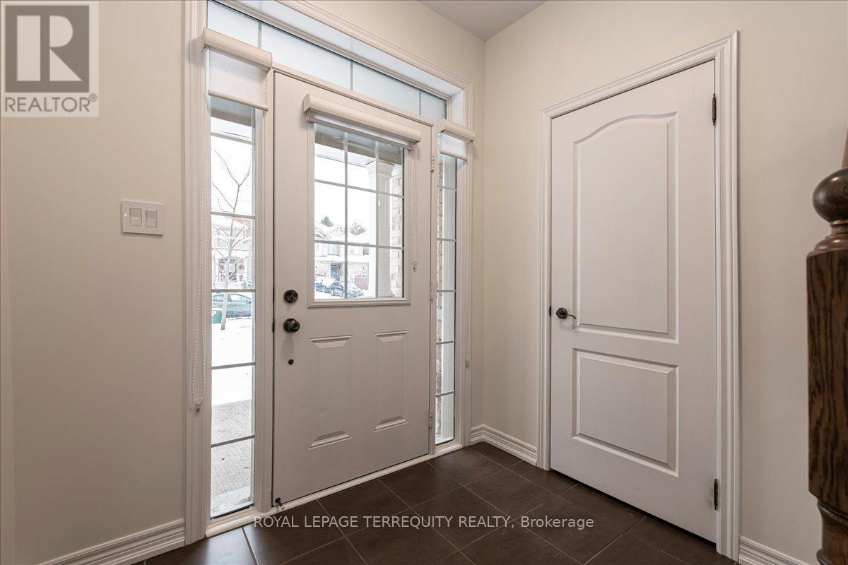 60 Greenwood Drive, Essa, Ontario  L0M 1B5 - Photo 2 - N12548368