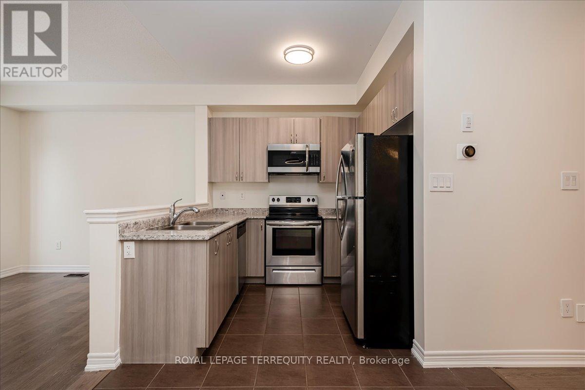 60 Greenwood Drive, Essa, Ontario  L0M 1B5 - Photo 7 - N12548368