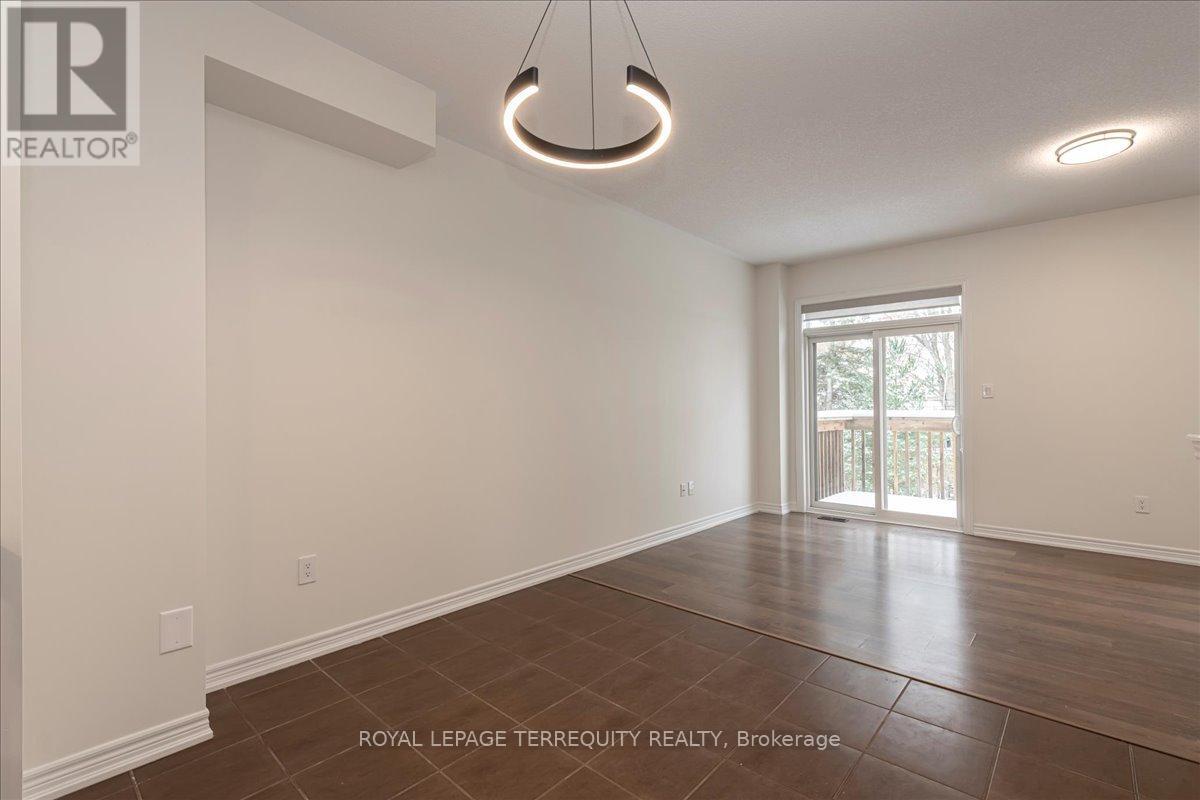 60 Greenwood Drive, Essa, Ontario  L0M 1B5 - Photo 8 - N12548368