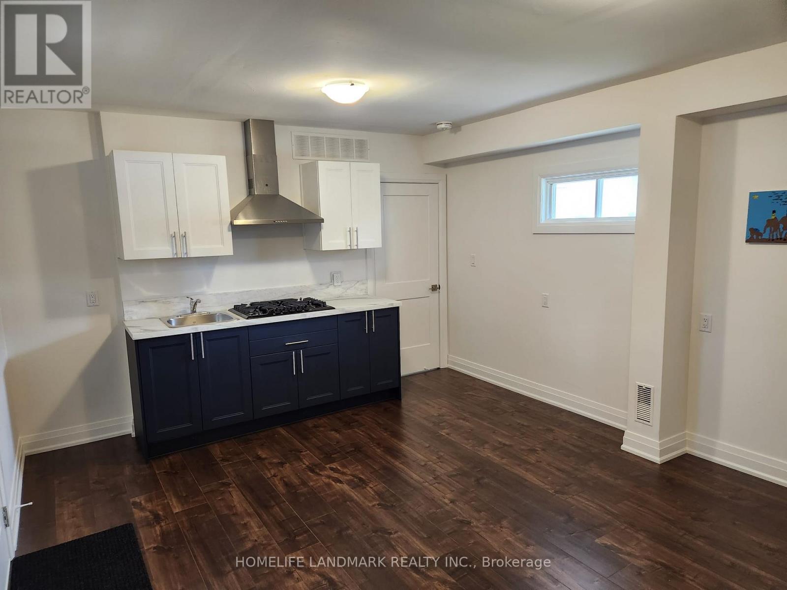 Unit # 2 - 452 D'arcy Street, Newmarket, Ontario  L3Y 1N1 - Photo 2 - N12548384