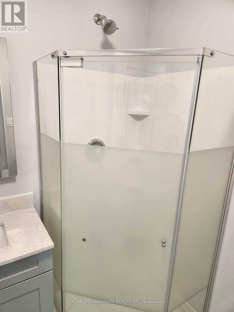 Unit # 2 - 452 D'arcy Street, Newmarket, Ontario  L3Y 1N1 - Photo 8 - N12548384