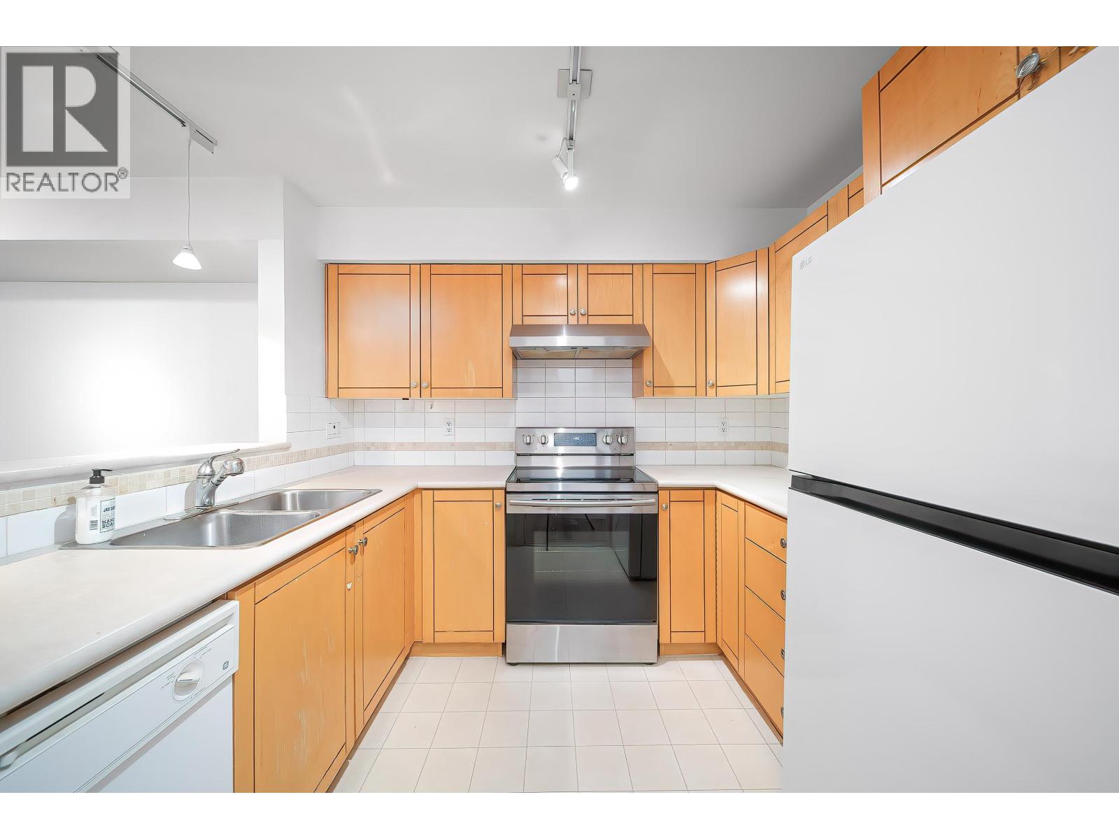 30 7128 Stride Avenue, Burnaby, British Columbia V3N 1T5 - Photo 10 - R3054866