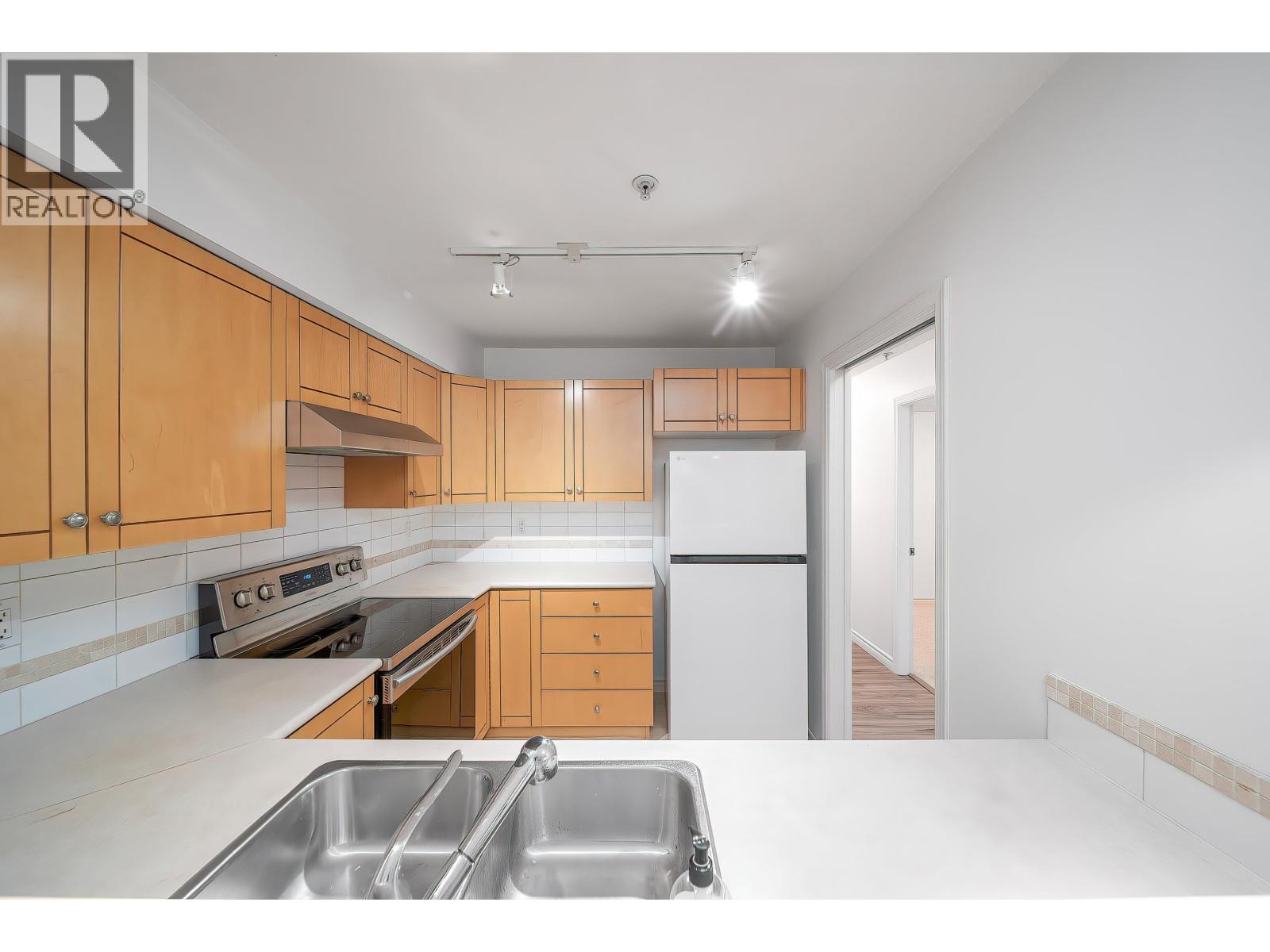 30 7128 Stride Avenue, Burnaby, British Columbia V3N 1T5 - Photo 9 - R3054866