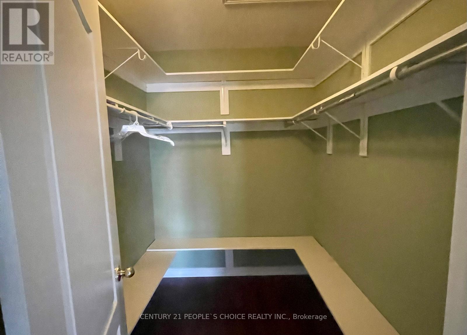 215 Edenbrook Hill Drive, Brampton, Ontario  L7A 2V4 - Photo 14 - W12548312