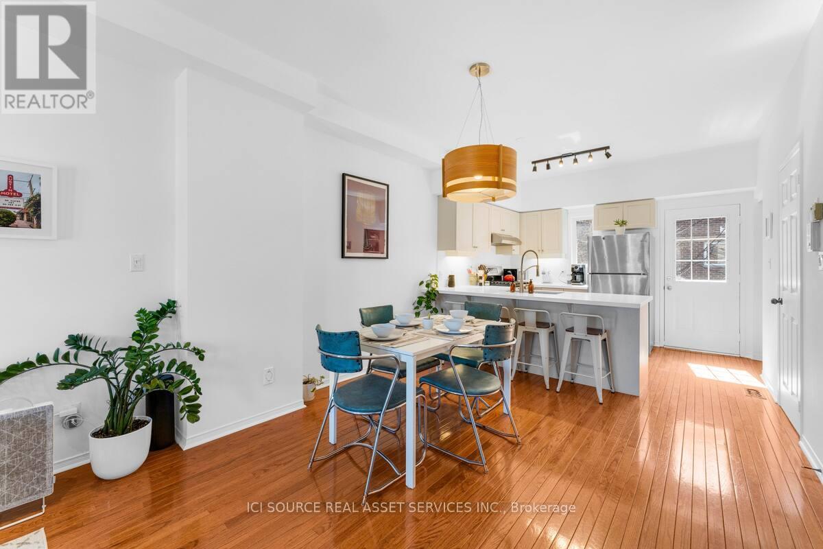 25 RANKIN CRESCENT, Toronto, Ontario