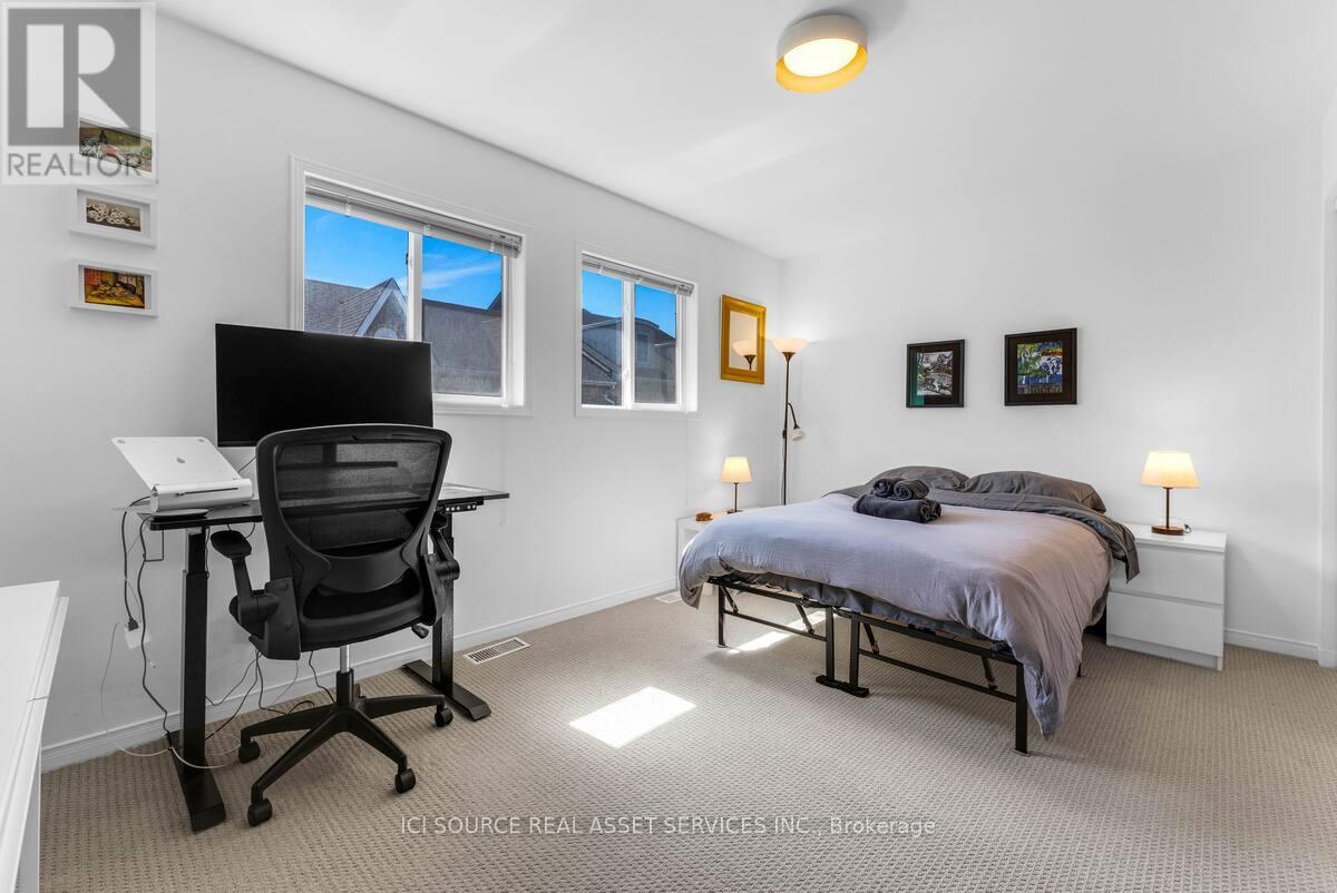 25 Rankin Crescent, Toronto, Ontario  M6P 4H1 - Photo 12 - W12548354