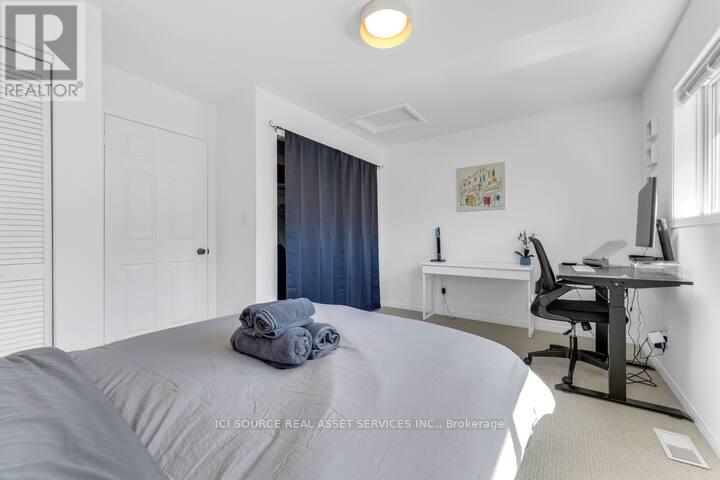 25 Rankin Crescent, Toronto, Ontario  M6P 4H1 - Photo 13 - W12548354