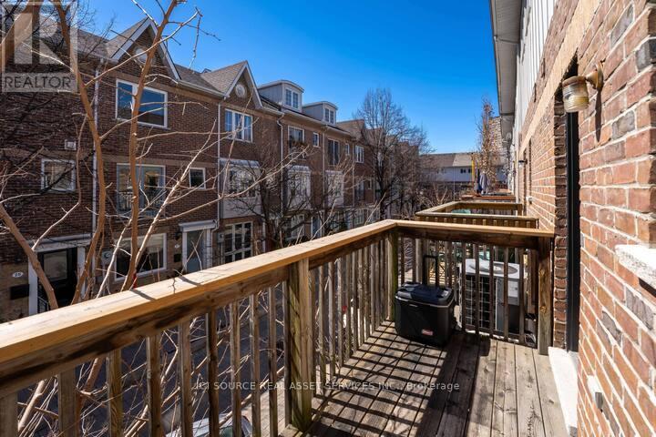 25 Rankin Crescent, Toronto, Ontario  M6P 4H1 - Photo 20 - W12548354