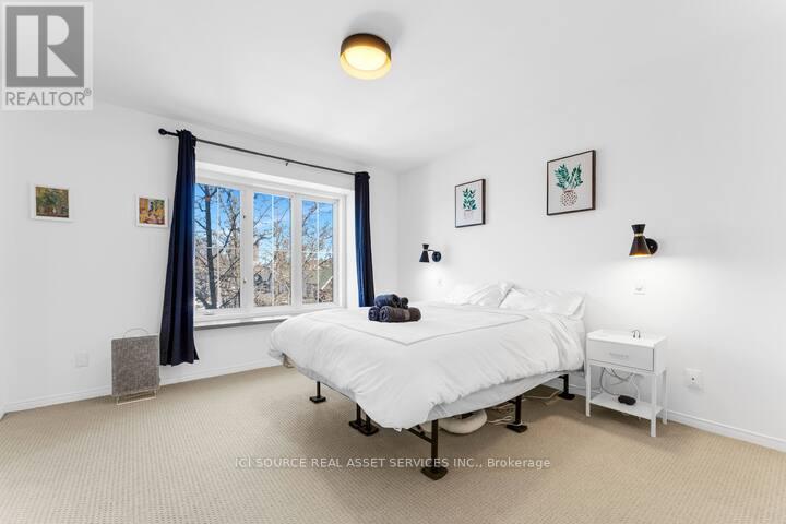 25 Rankin Crescent, Toronto, Ontario  M6P 4H1 - Photo 7 - W12548354