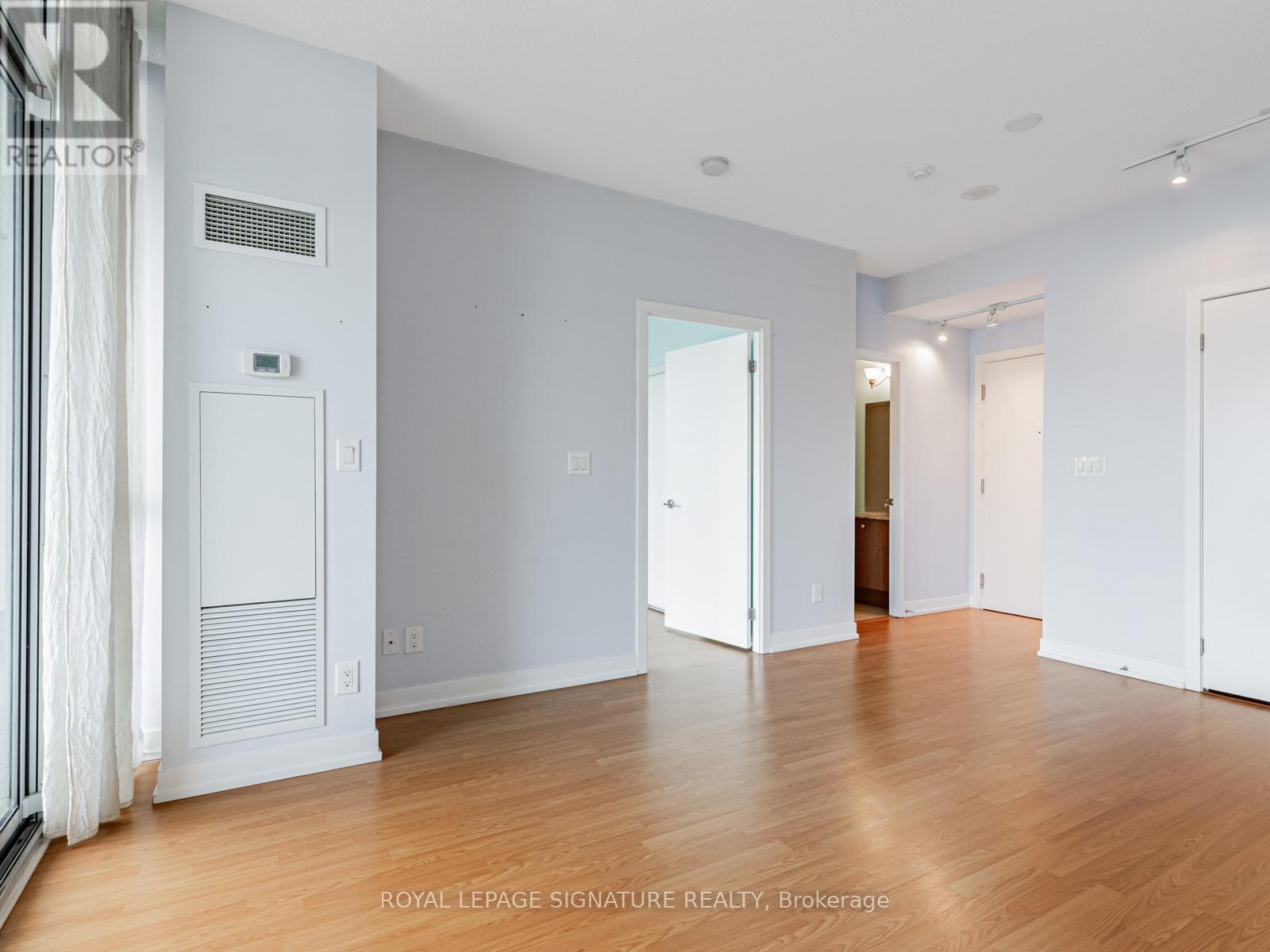 808 - 5101 Dundas Street W, Toronto, Ontario  M9A 5G8 - Photo 5 - W12548360