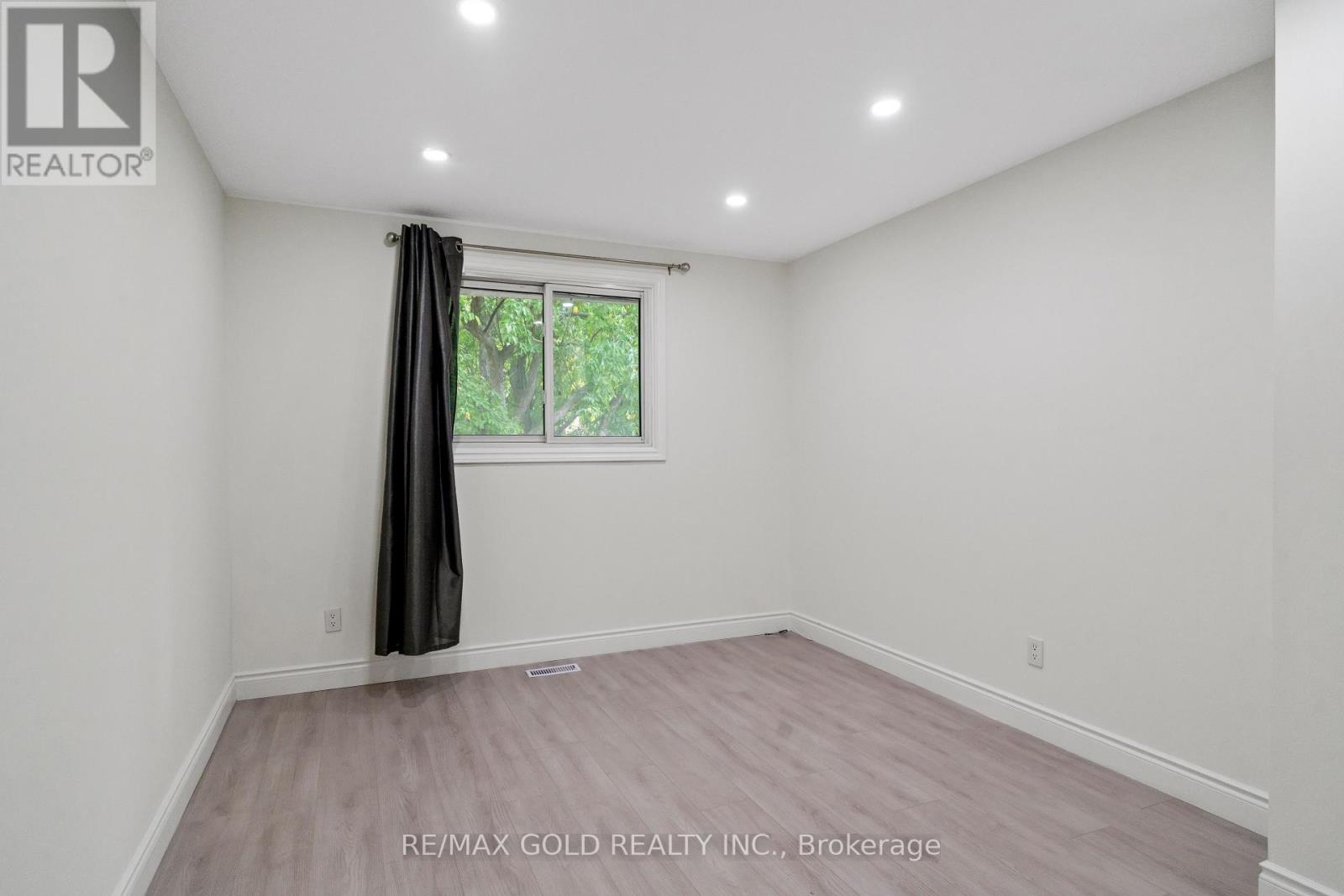 231 Cedarbrae Avenue, Waterloo, Ontario  N2L 4S6 - Photo 10 - X12548316