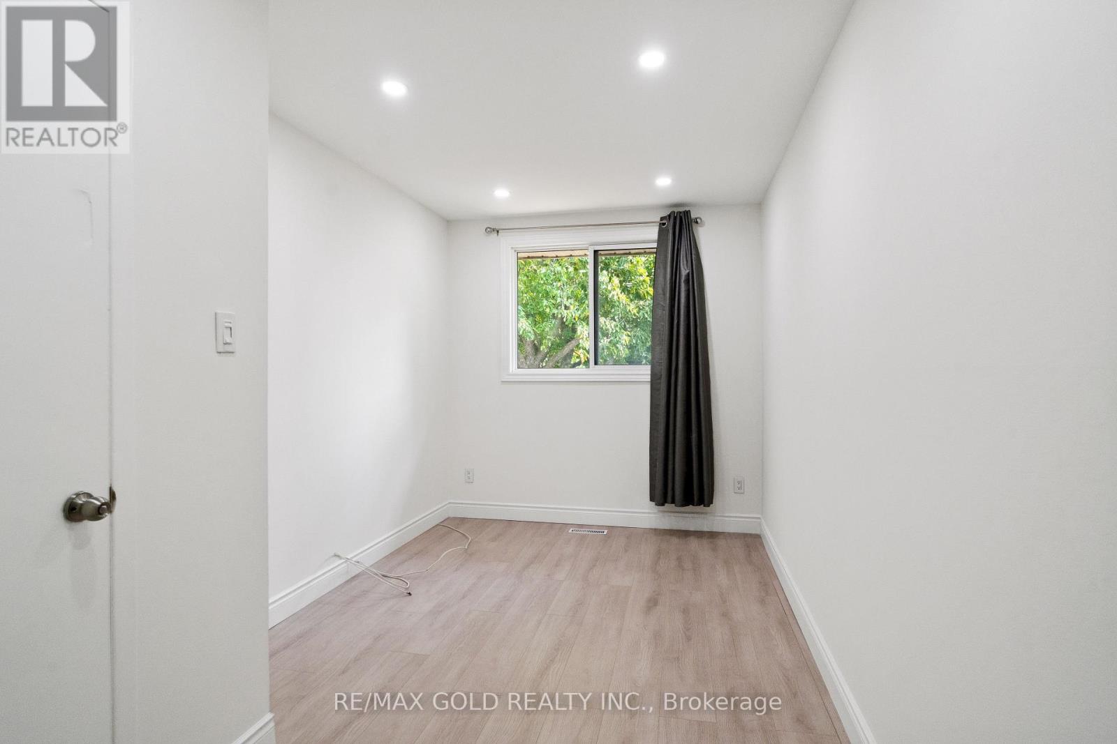 231 Cedarbrae Avenue, Waterloo, Ontario  N2L 4S6 - Photo 12 - X12548316