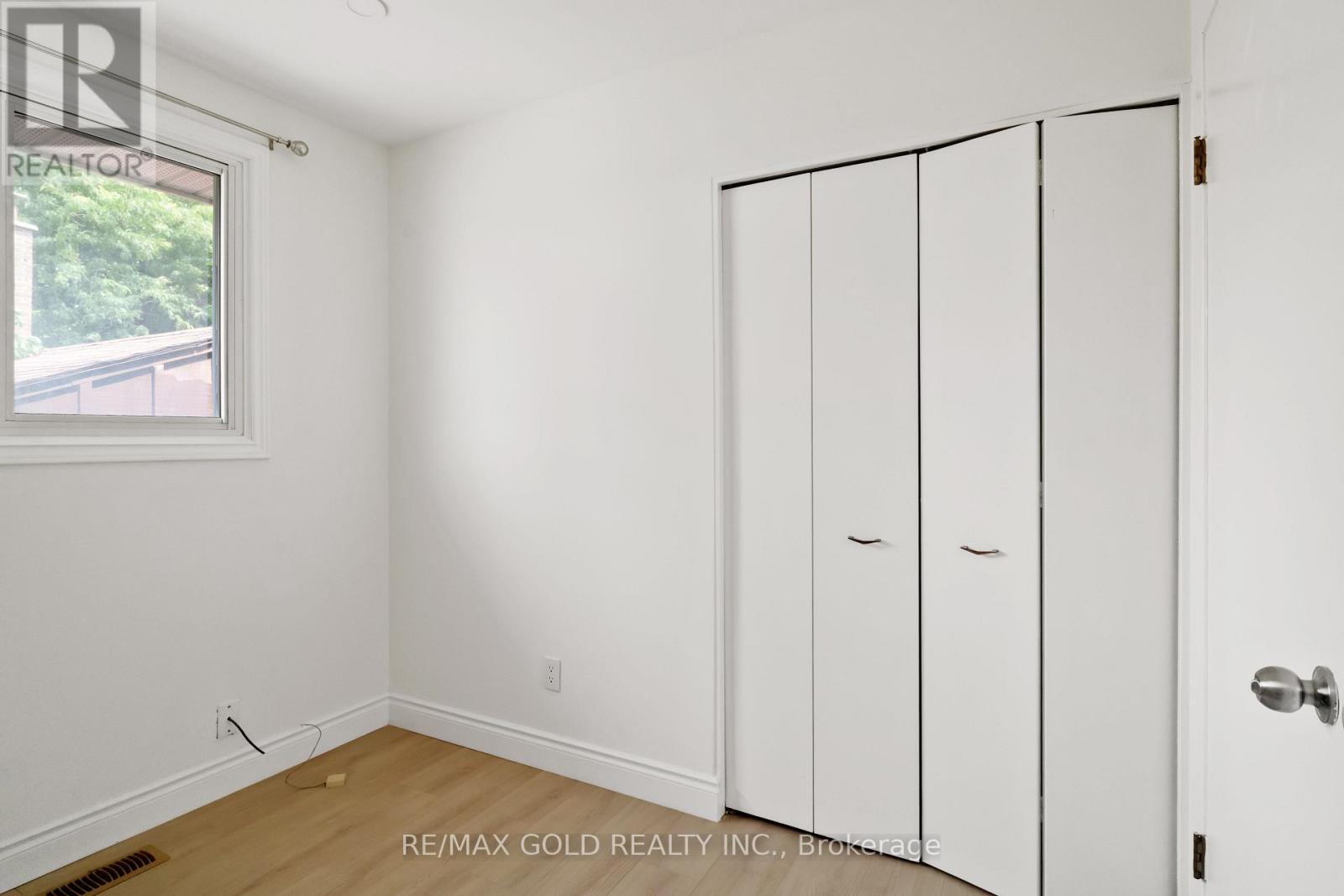 231 Cedarbrae Avenue, Waterloo, Ontario  N2L 4S6 - Photo 9 - X12548316