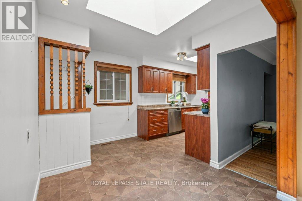 109 West 31st Street, Hamilton, Ontario  L9C 5E8 - Photo 14 - X12548362