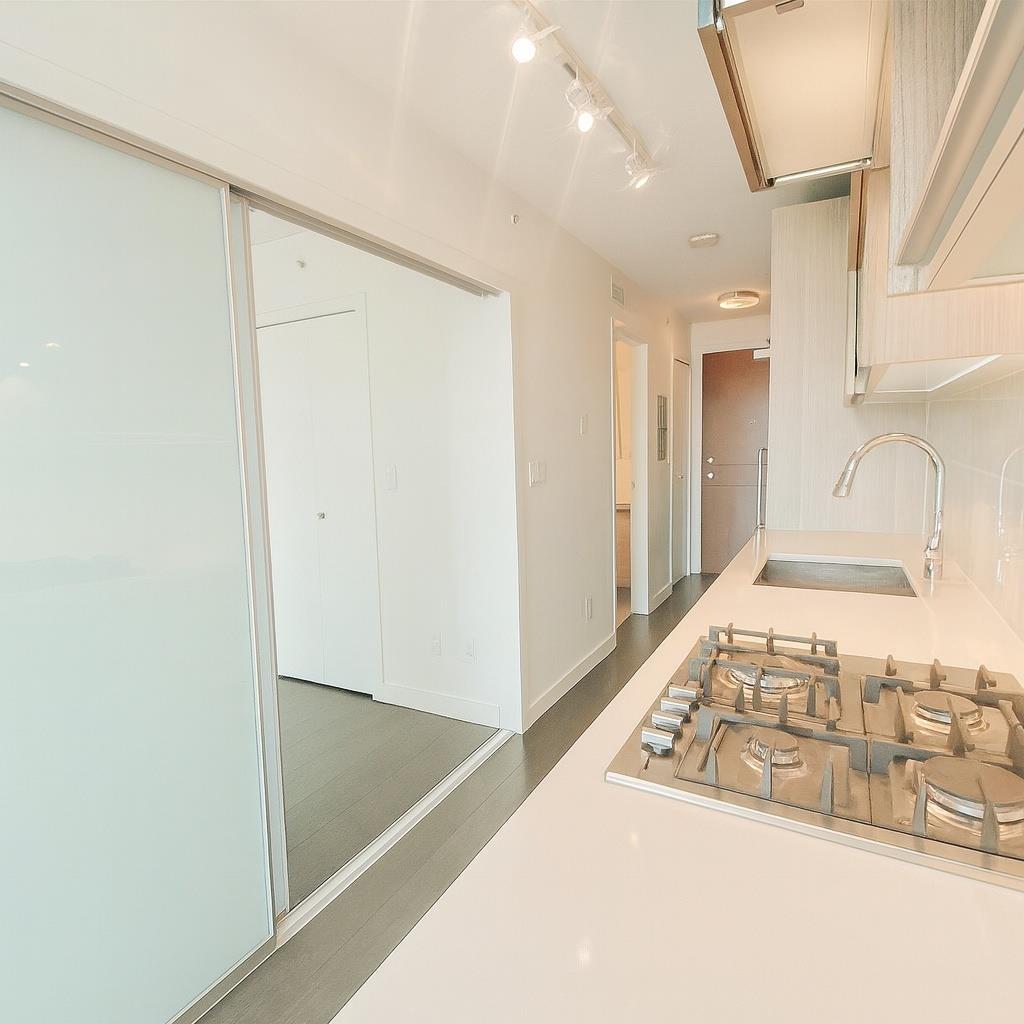 1610 13696 100 AVENUE, Surrey, British Columbia