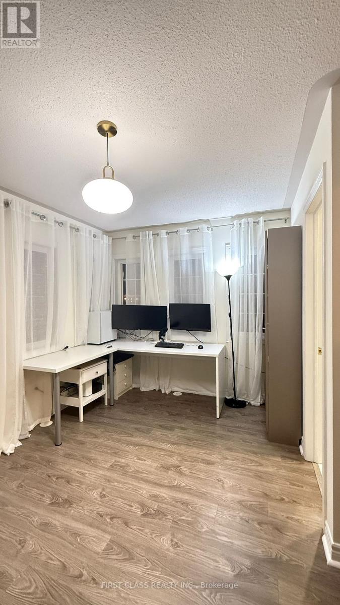 2666 Bur Oak Avenue, Markham, Ontario  L6B 1J1 - Photo 5 - N12548398