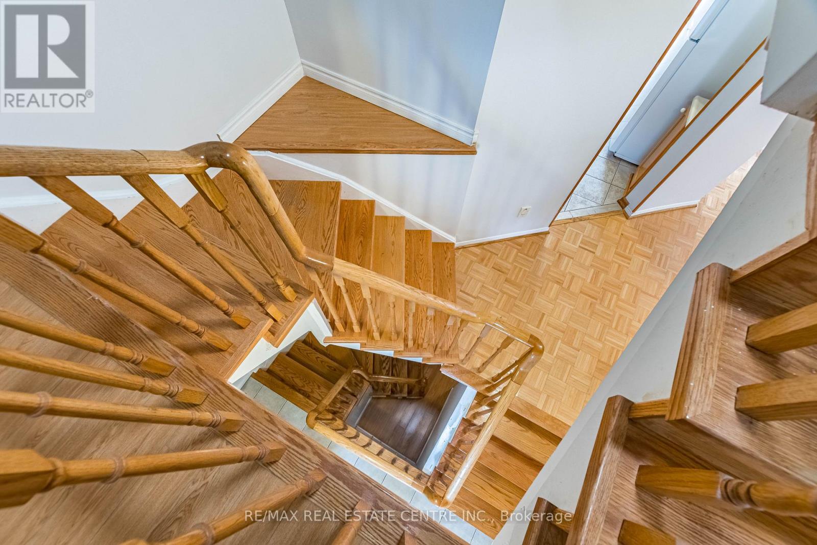 665 Dinsmore Court, Mississauga, Ontario  L5R 3G4 - Photo 26 - W12546464