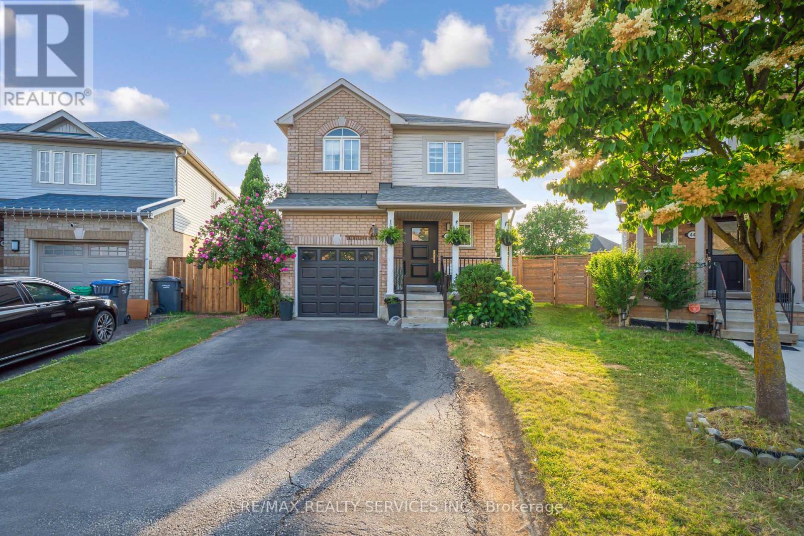 46 OAKMEADOW DRIVE, Brampton, Ontario