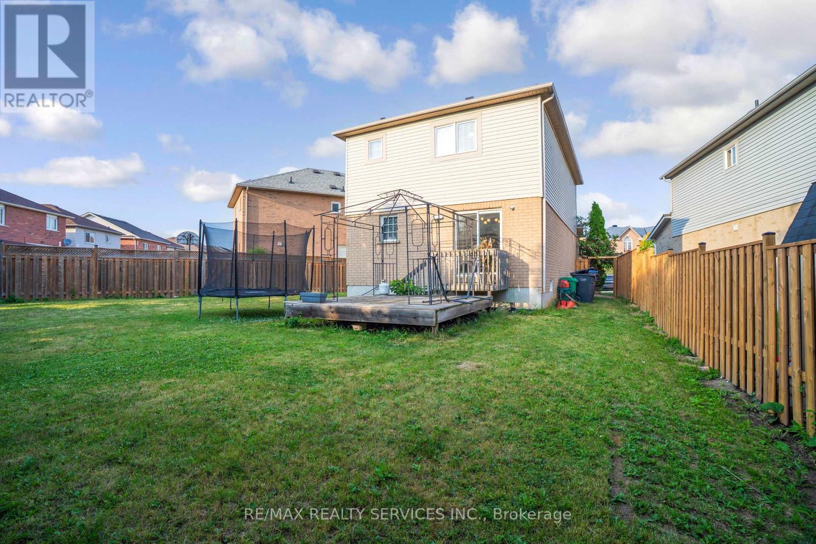 46 Oakmeadow Drive, Brampton, Ontario  L7A 2M1 - Photo 34 - W12548156