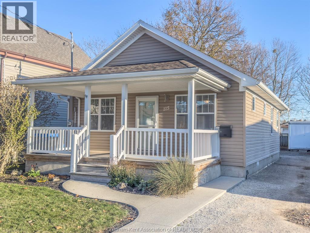 MLS# 25028103: 115 Fielder AVENUE, Chatham, Canada