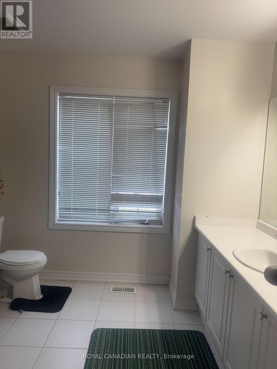 Upper - 407 Linden Drive, Cambridge, Ontario N3H 0C2 - Photo 8 - X12455409