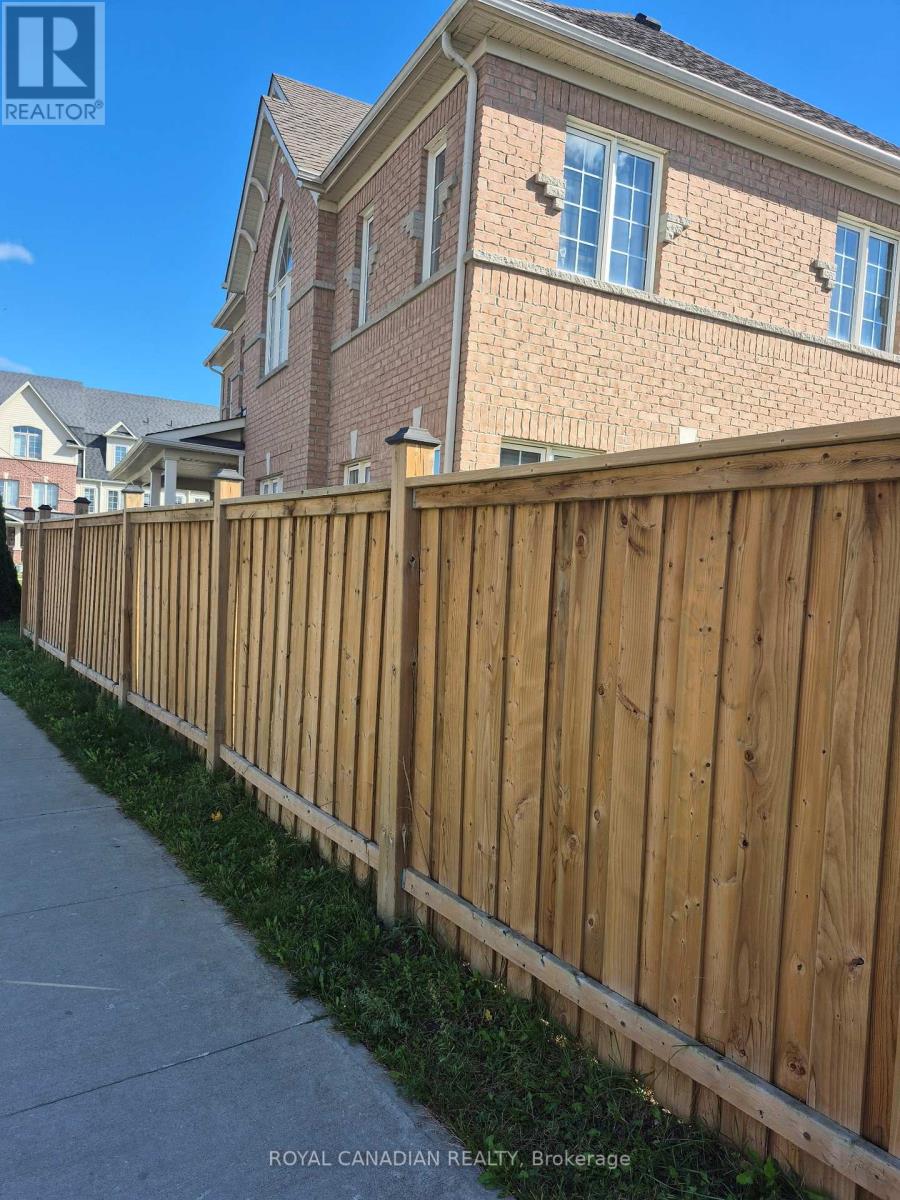 Upper - 407 Linden Drive, Cambridge, Ontario N3H 0C2 - Photo 9 - X12455409