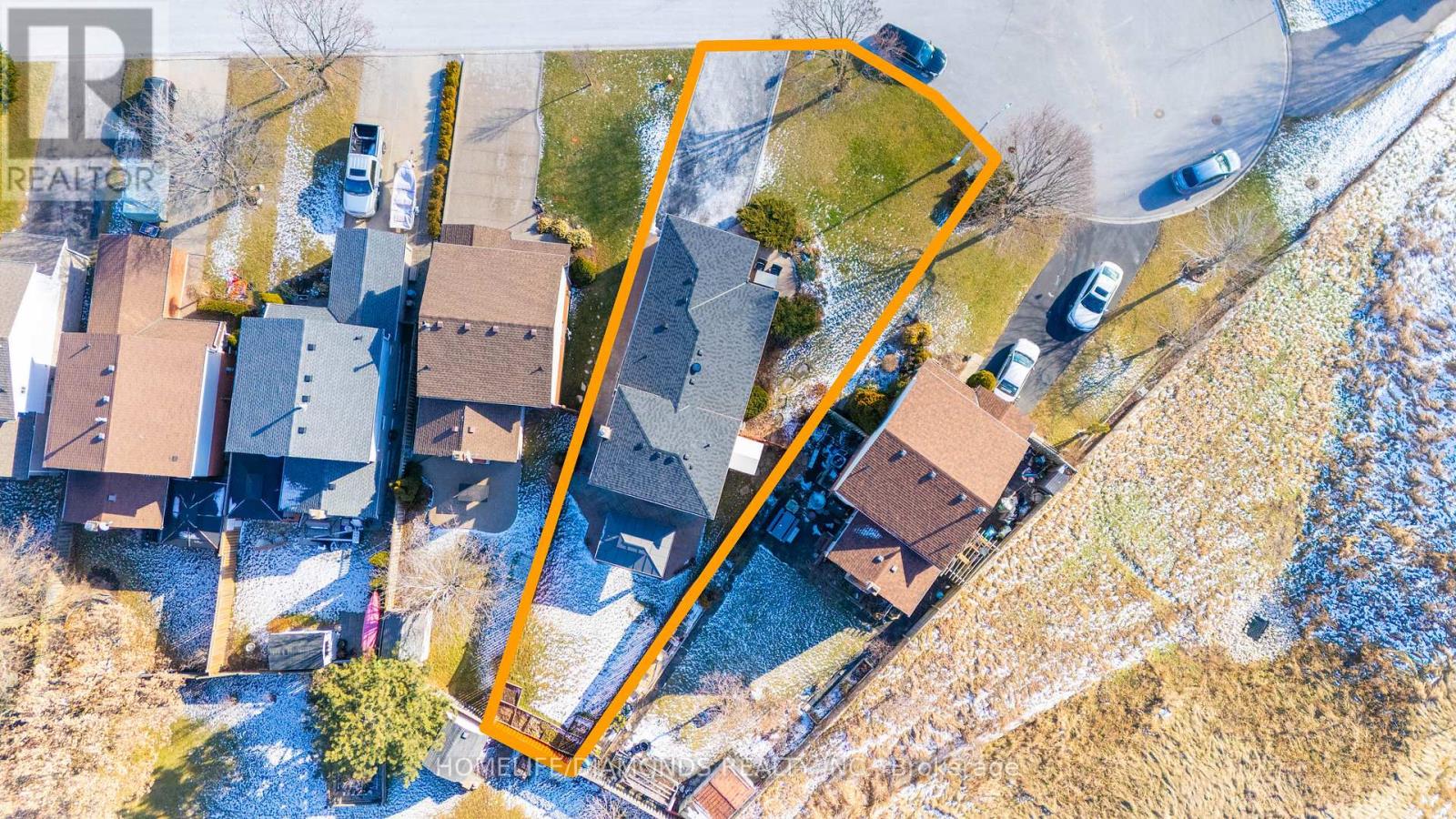 3129 Sandcliffe Court, Burlington, Ontario  L7M 3G9 - Photo 5 - W12548408