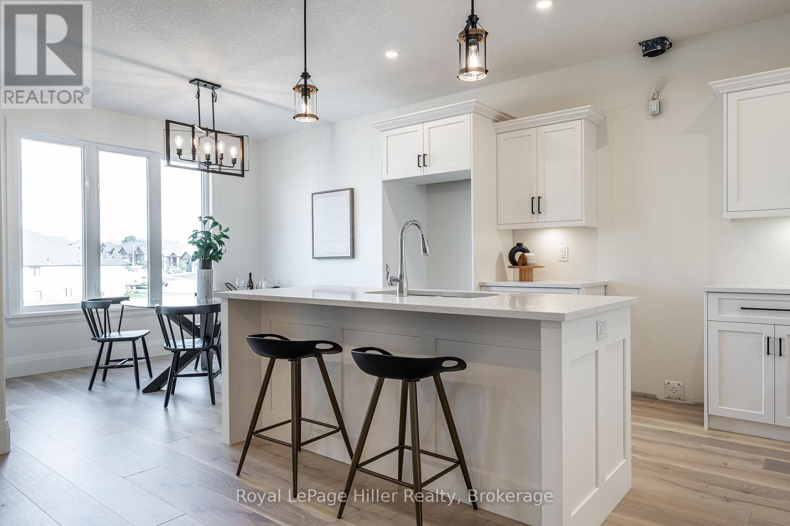 25 Avery Place, Perth East, Ontario  N0K 1M0 - Photo 15 - X12406202